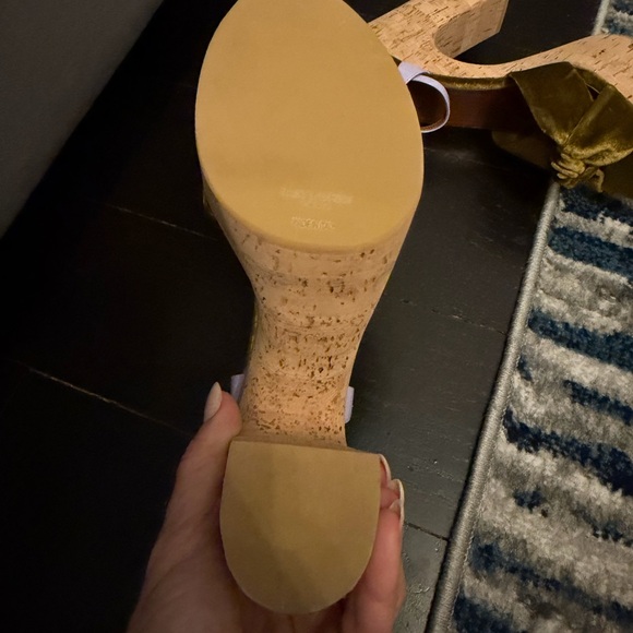 Saint Laurent Velvet Bianca - Picture 6 of 8